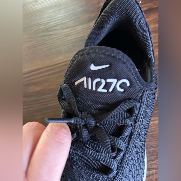 Nike Air Max 270 Black and White Women’s - Picture 4 of 9